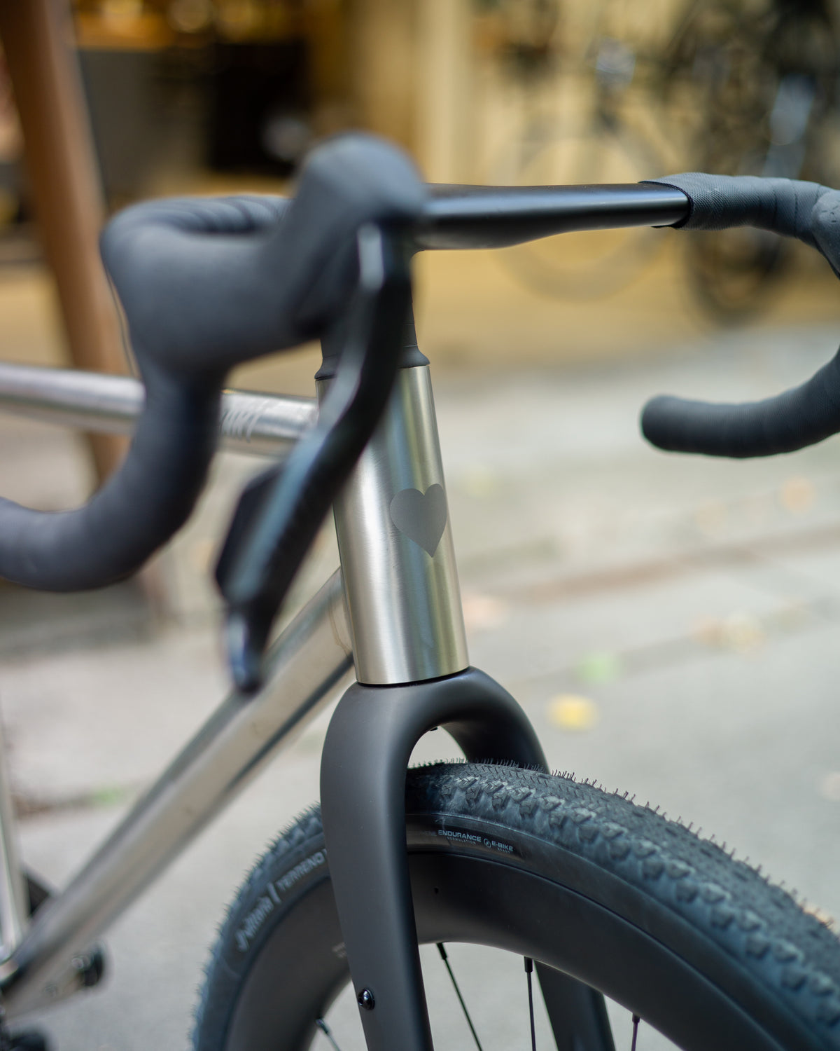 Blackheart Gravel Ti – SRAM Rival XPLR E1 / Parcours FKT