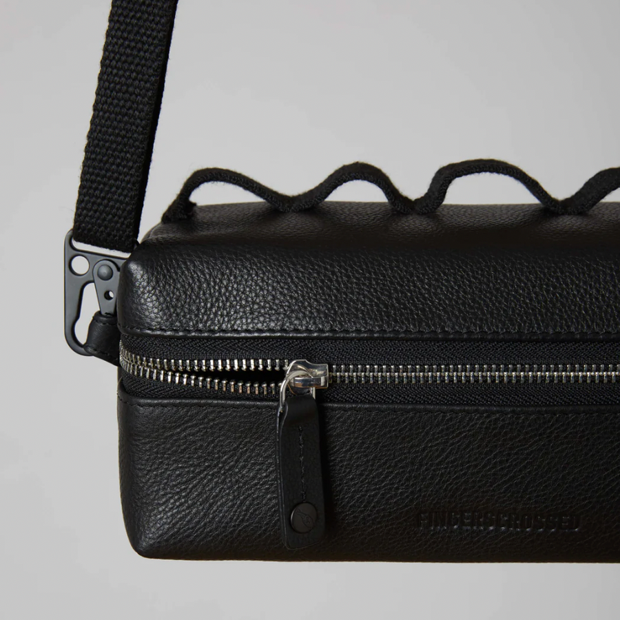 FINGERSCROSSED #Leather Handlebar Bag